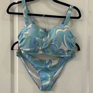 Shade and Shore. Bikini.